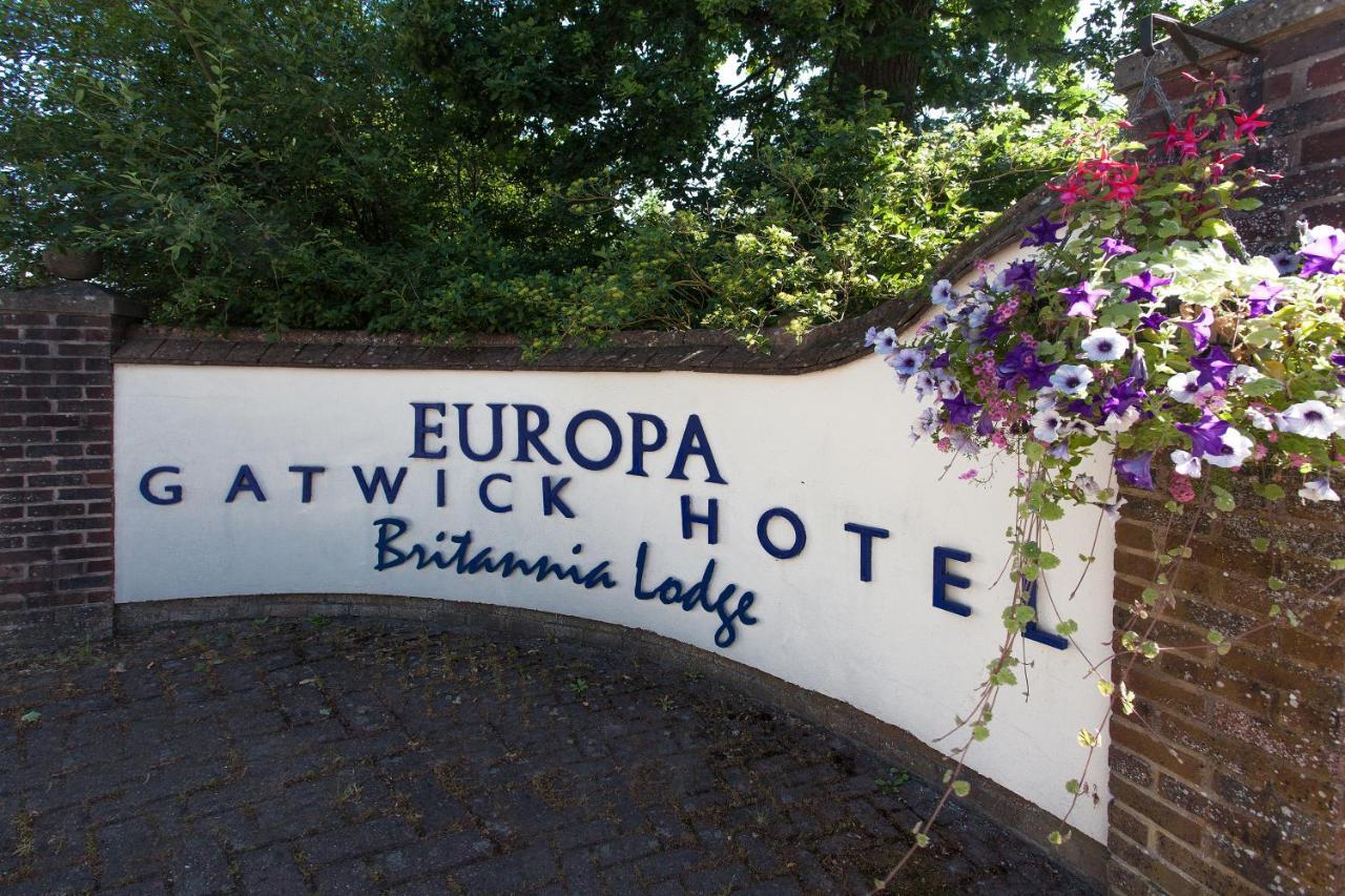 Europa Gatwick Hotel & Spa Crawley  Exterior foto